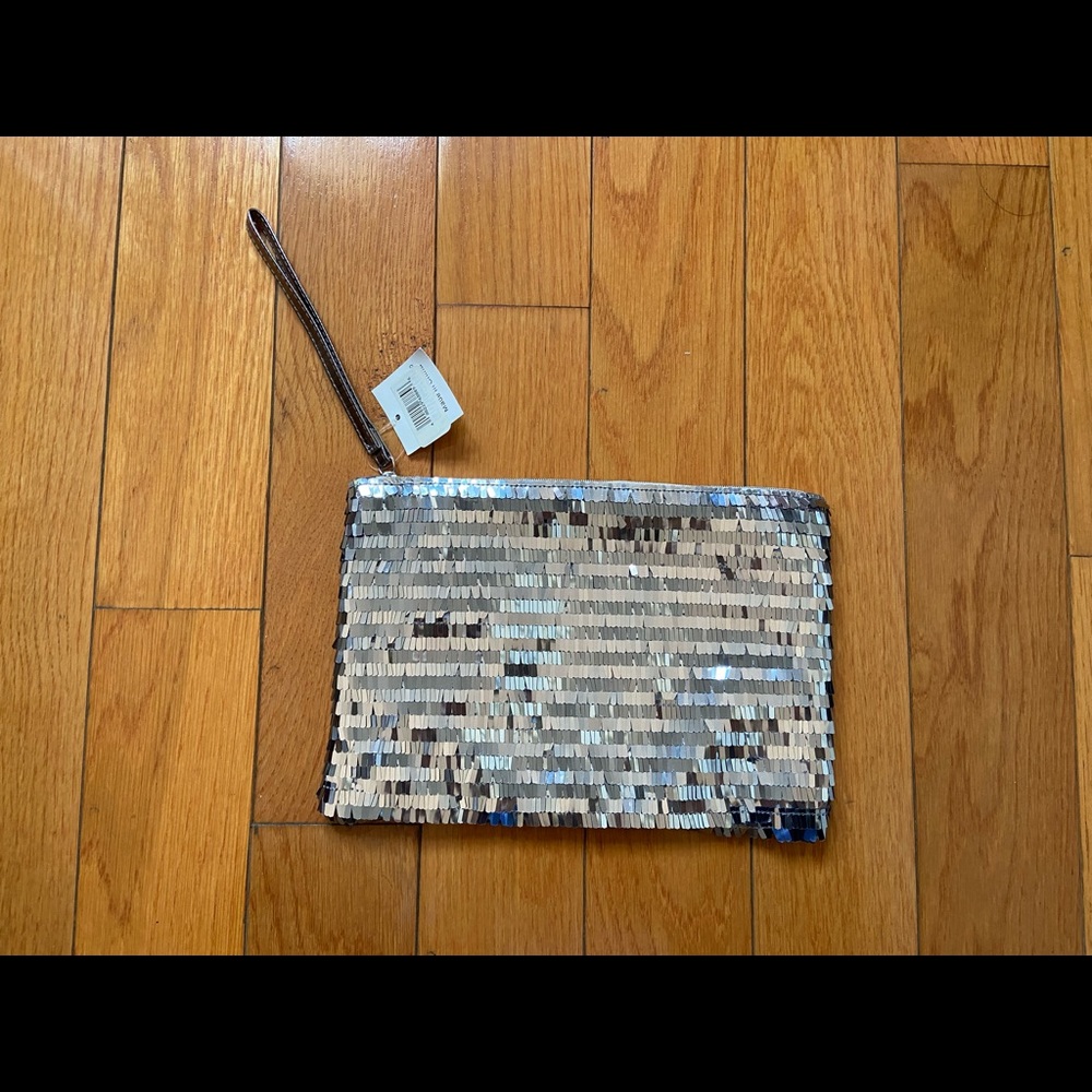 Silvery Clutch